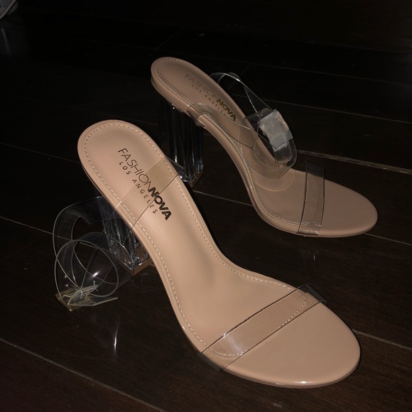 Fashion Nova heels - Picture 3 of 5
